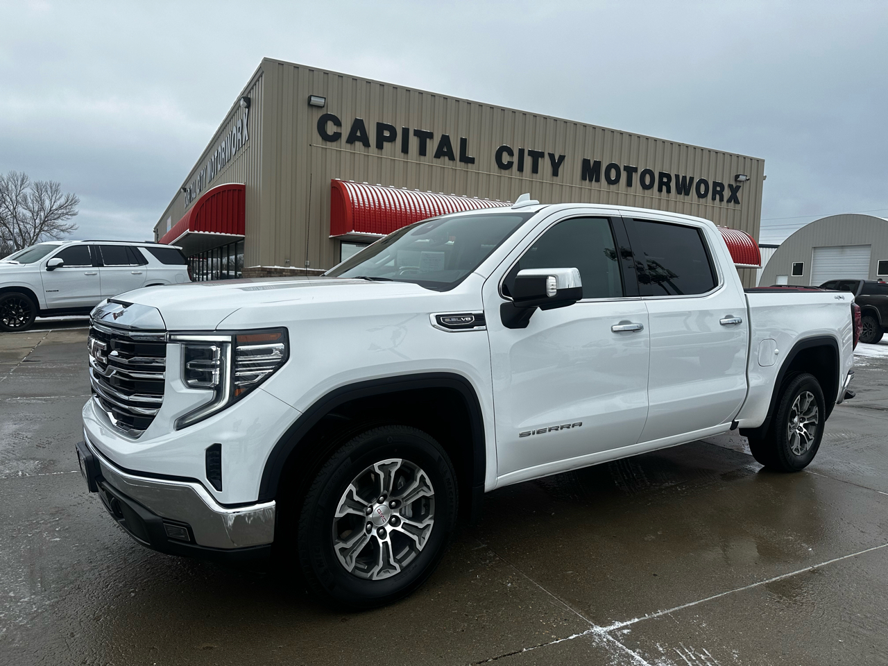 2025 GMC Sierra 1500 SLT Crew Cab 4WD