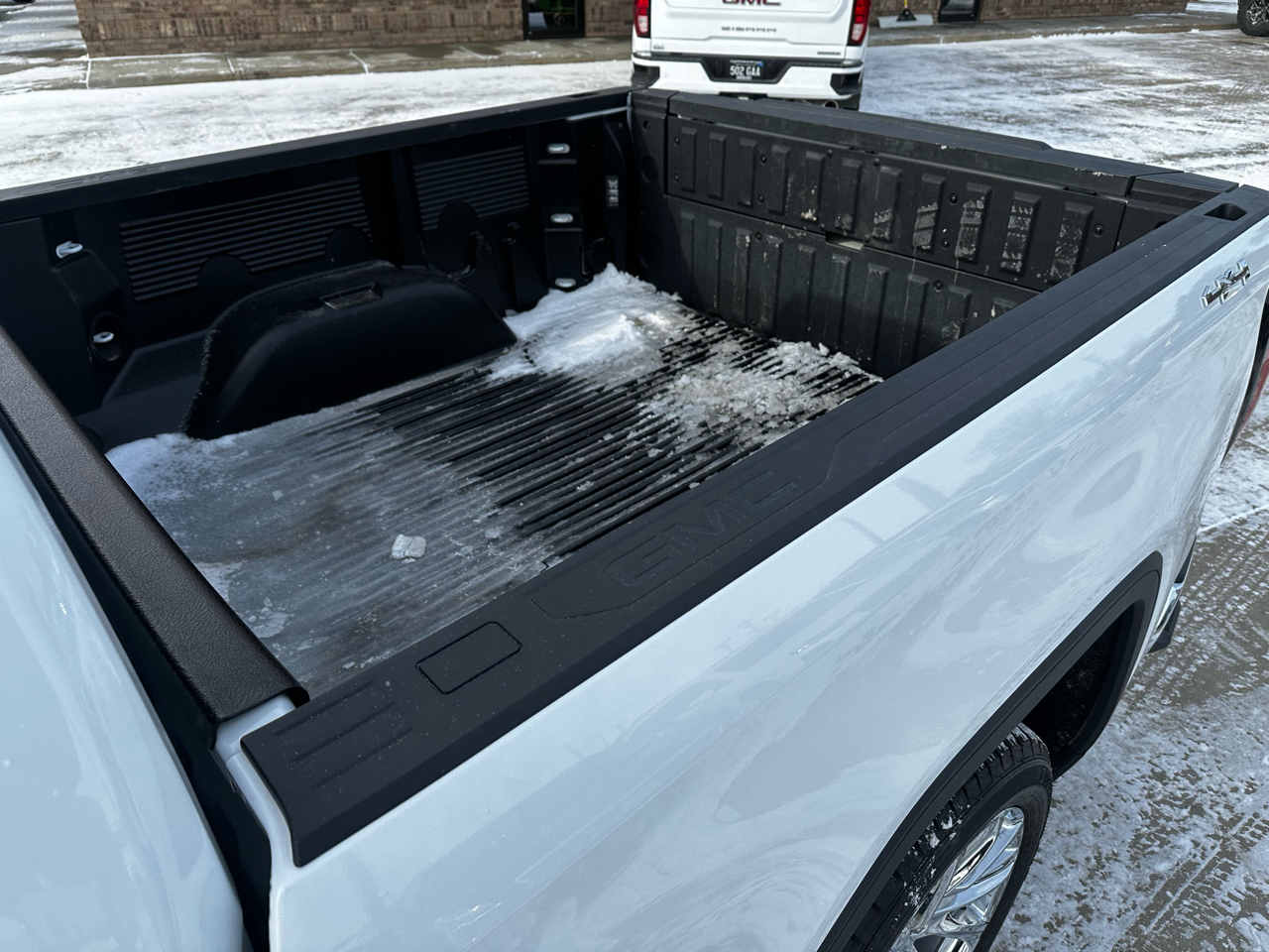 GMC Sierra 1500 SLT Crew Cab 4WD 2025