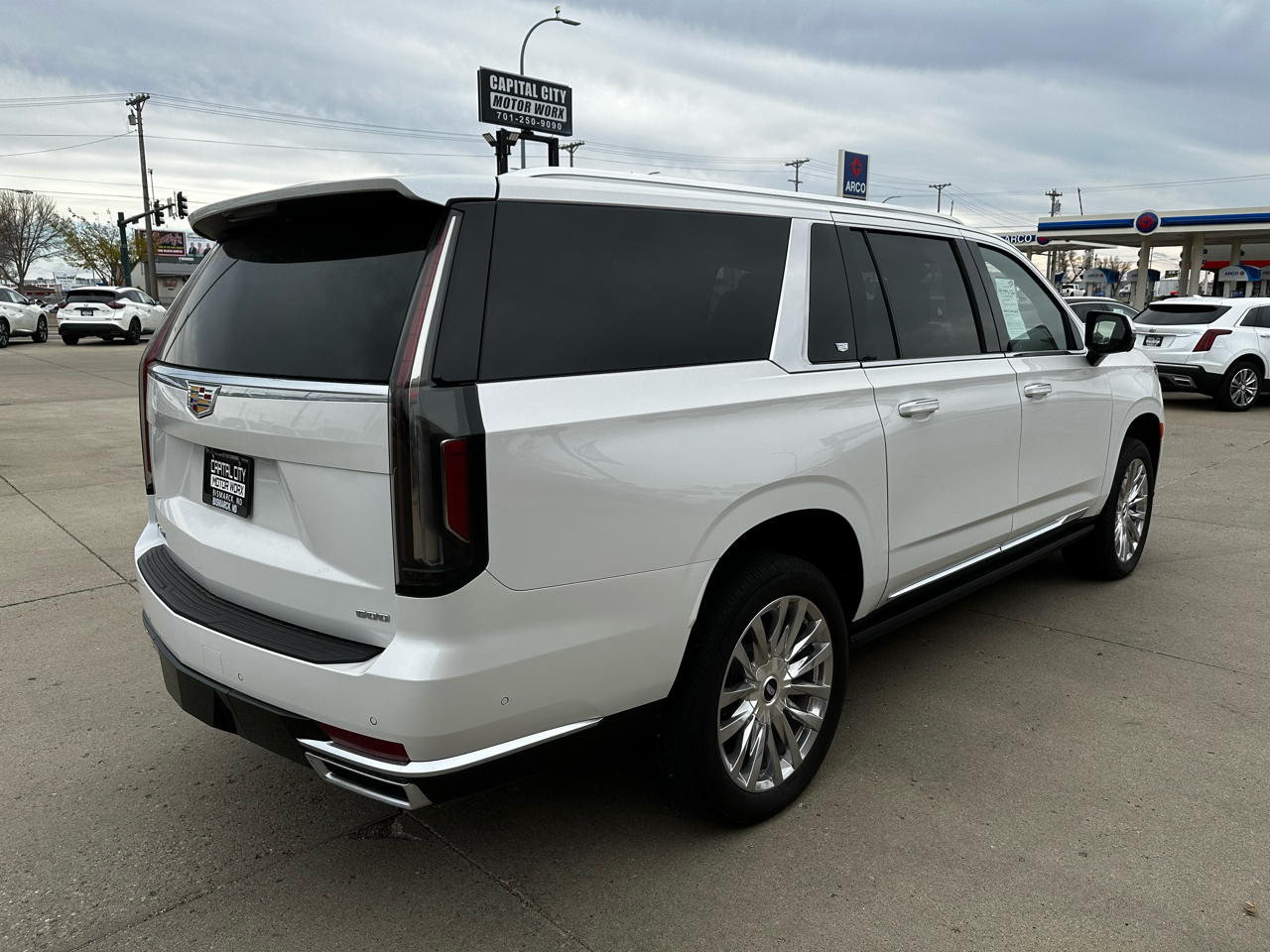 Cadillac Escalade ESV Premium Luxury 4WD 2022 Cadillac Escalade ESV Premium Luxury 4WD 2022