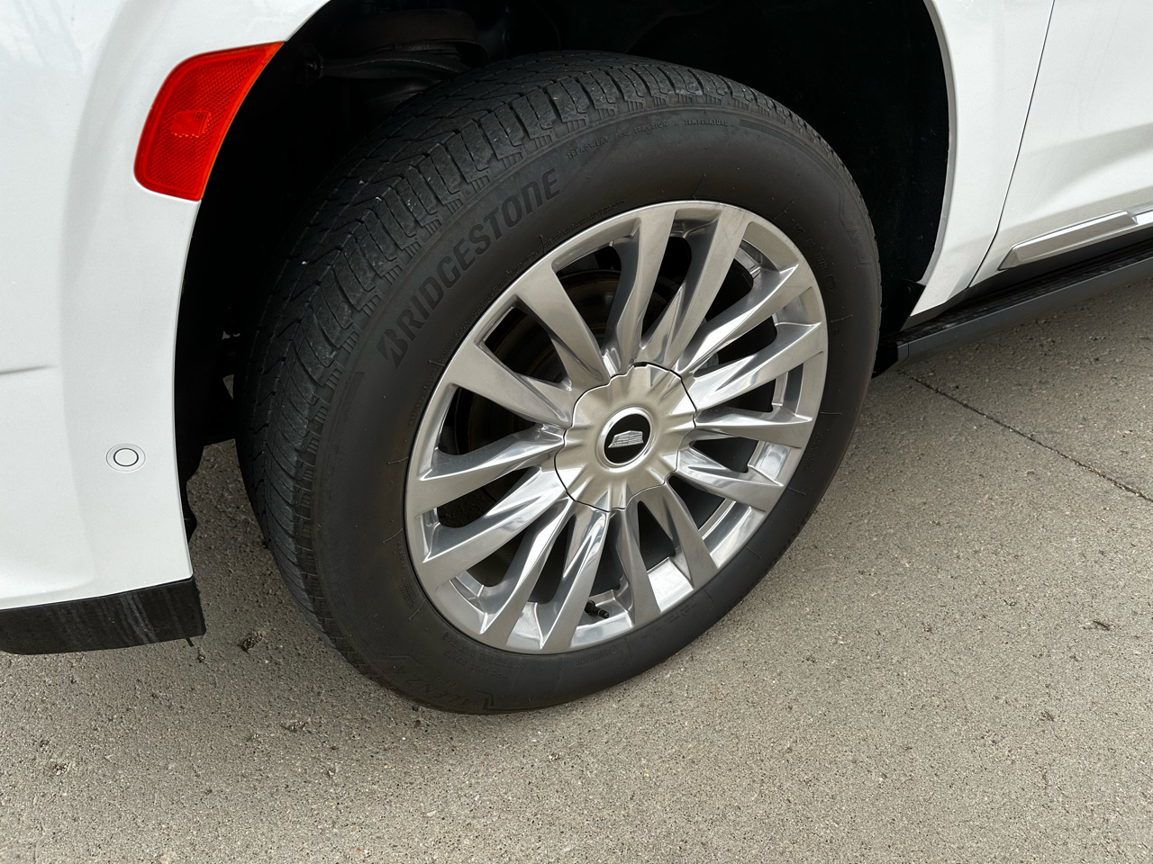 Cadillac Escalade ESV Premium Luxury 4WD 2022 Cadillac Escalade ESV Premium Luxury 4WD 2022