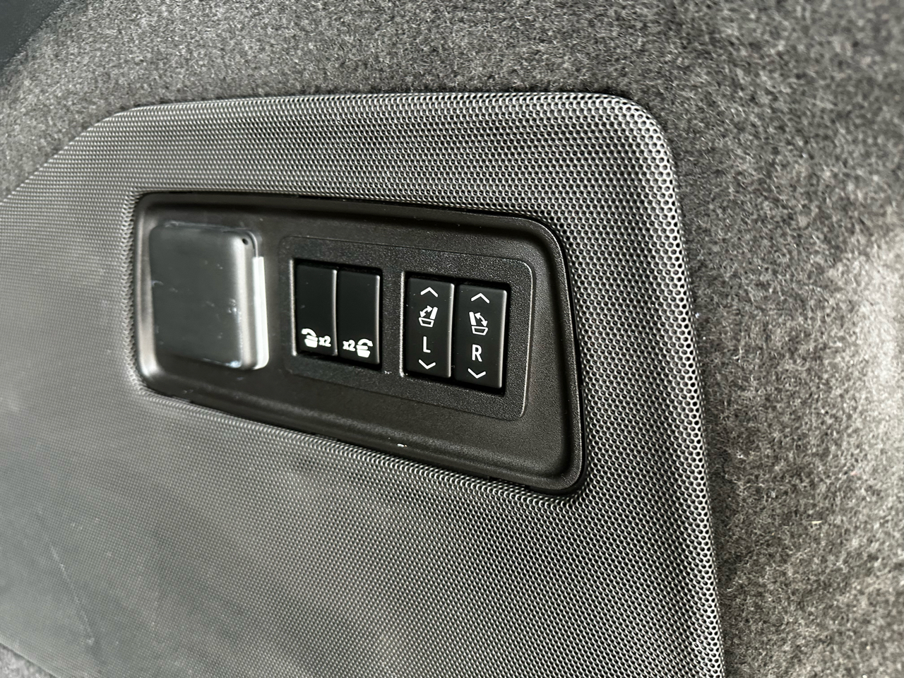 Cadillac Escalade ESV Premium Luxury 4WD 2022 Cadillac Escalade ESV Premium Luxury 4WD 2022