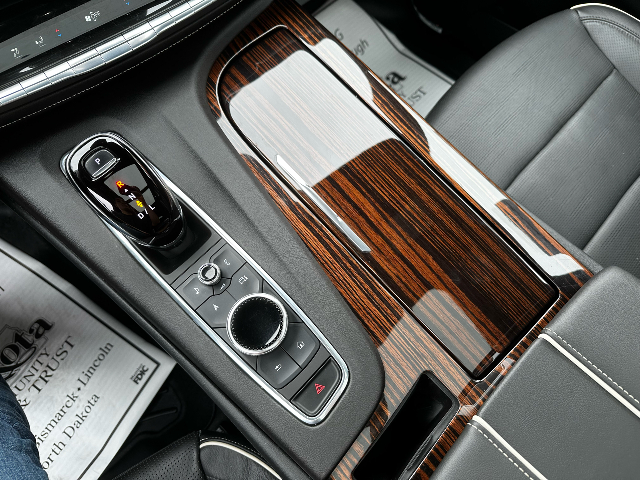 Cadillac Escalade ESV Premium Luxury 4WD 2022 Cadillac Escalade ESV Premium Luxury 4WD 2022