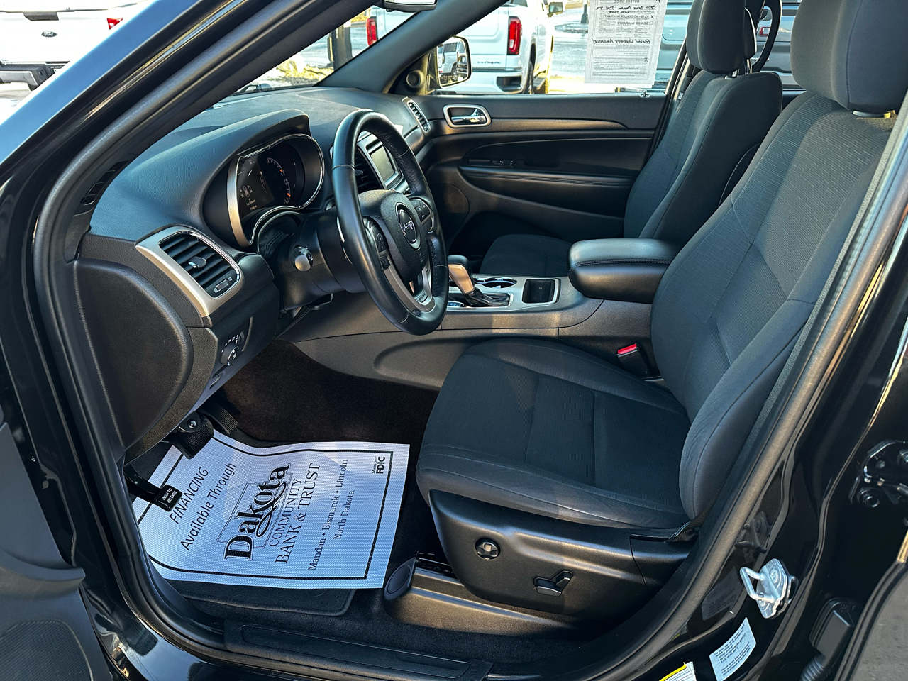 Jeep Grand Cherokee Laredo 4WD 2014