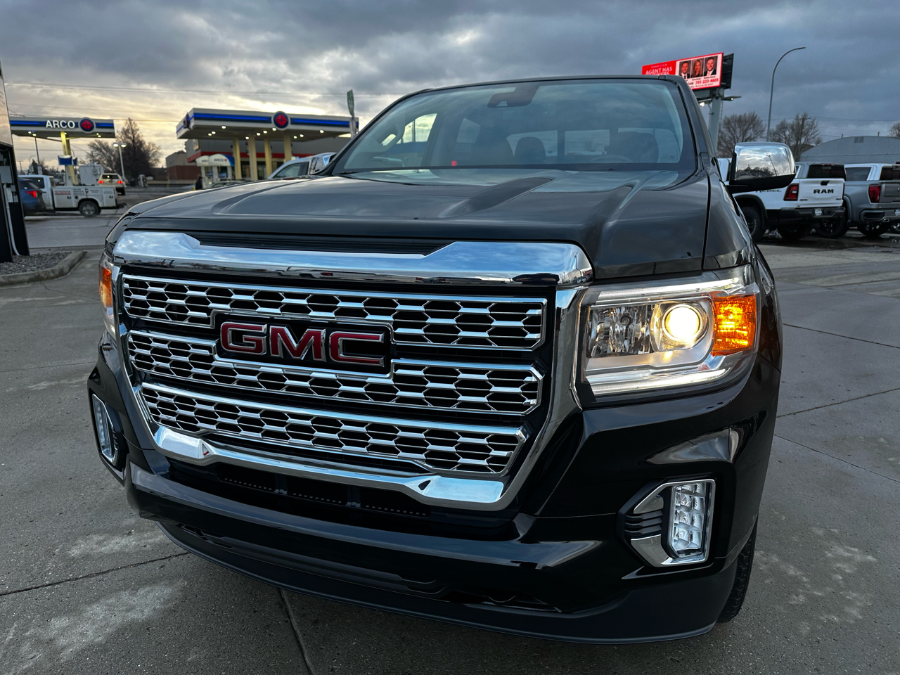 GMC Canyon Denali Crew Cab Long Box 4WD 2022