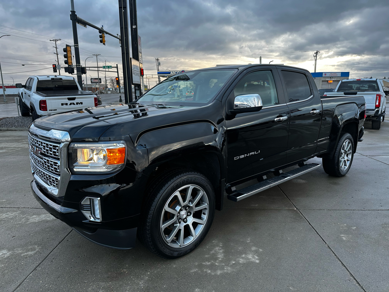 GMC Canyon Denali Crew Cab Long Box 4WD 2022