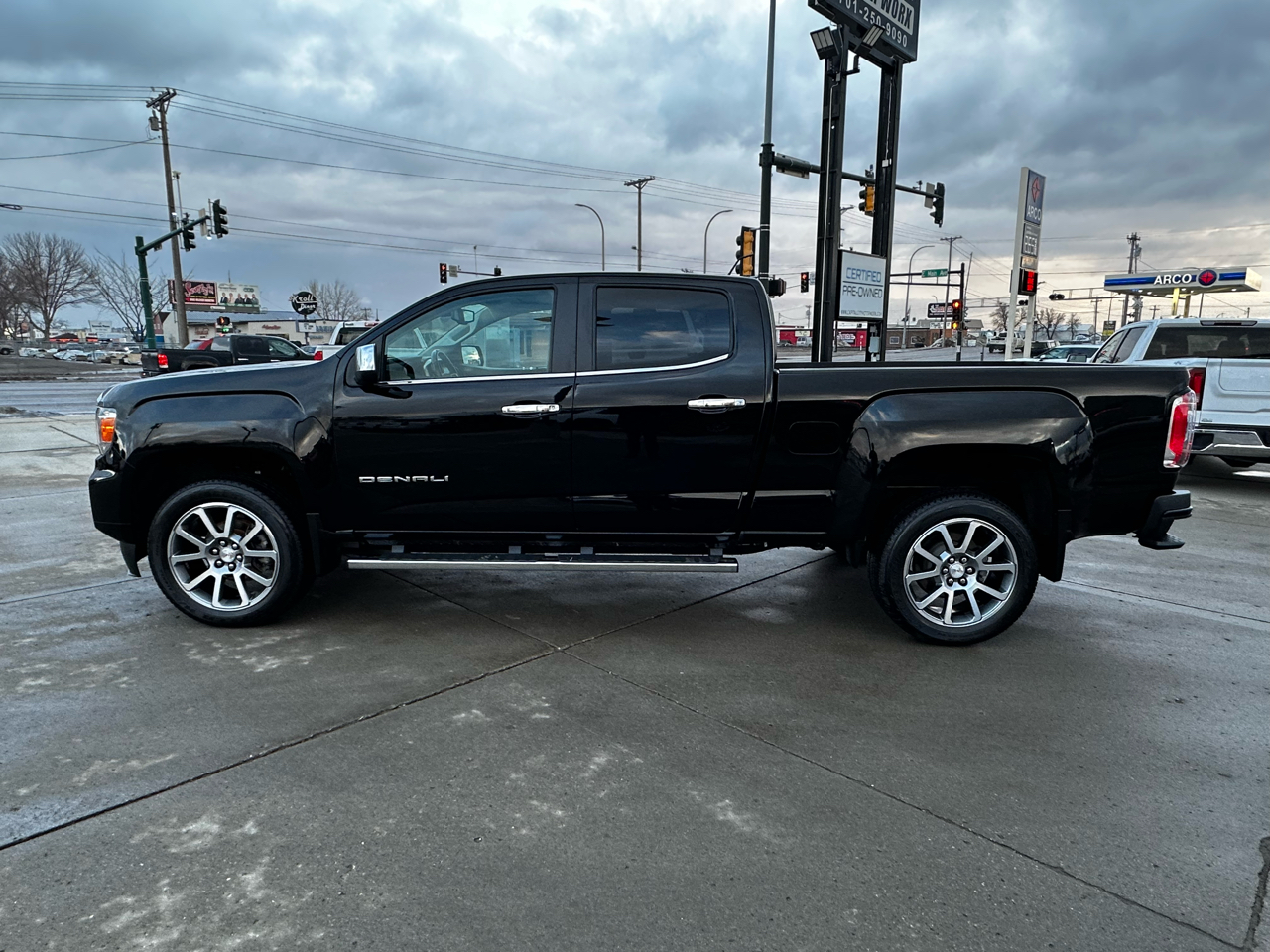 GMC Canyon Denali Crew Cab Long Box 4WD 2022