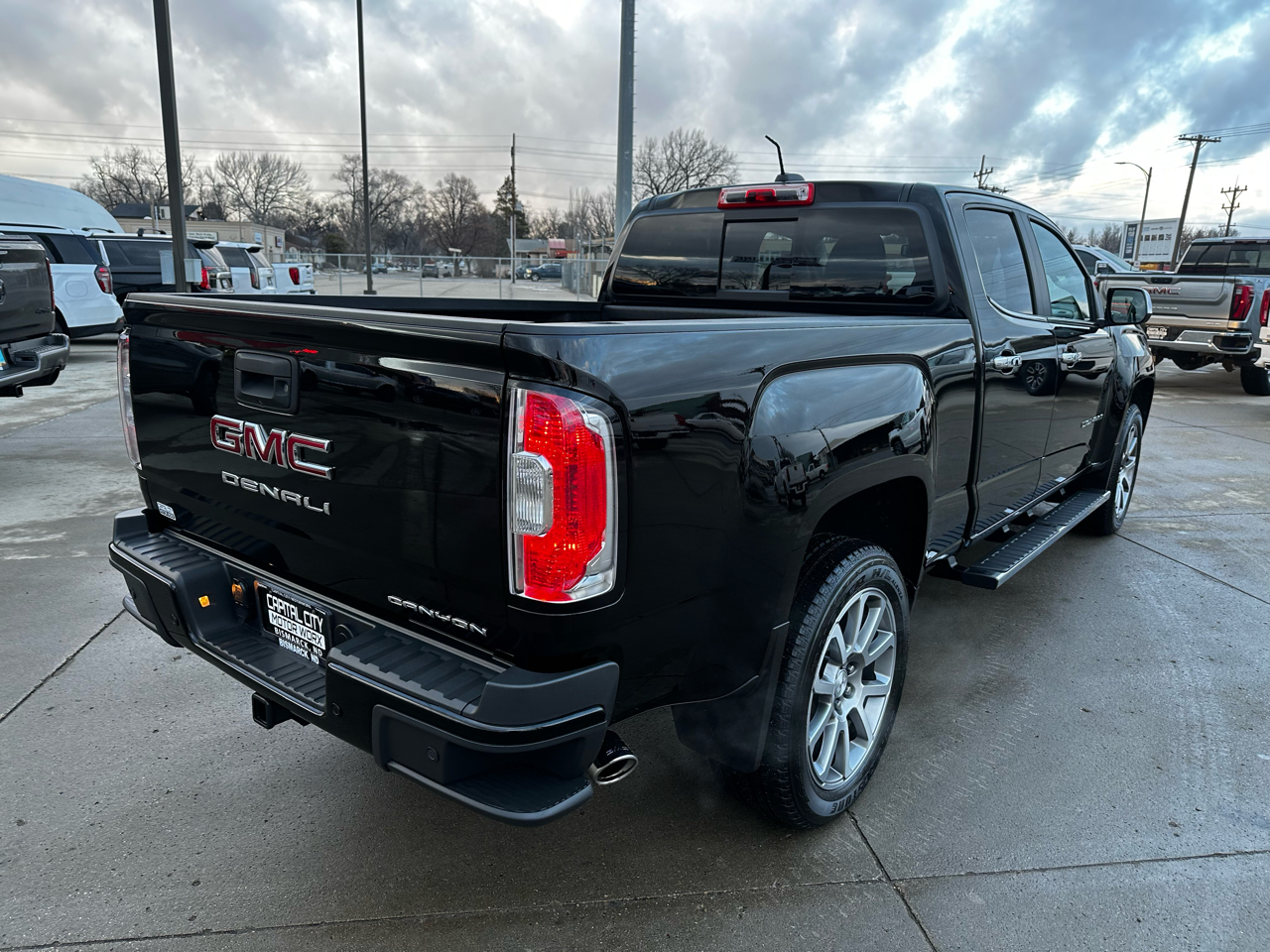 GMC Canyon Denali Crew Cab Long Box 4WD 2022