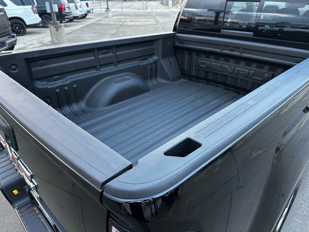 GMC Canyon Denali Crew Cab Long Box 4WD 2022