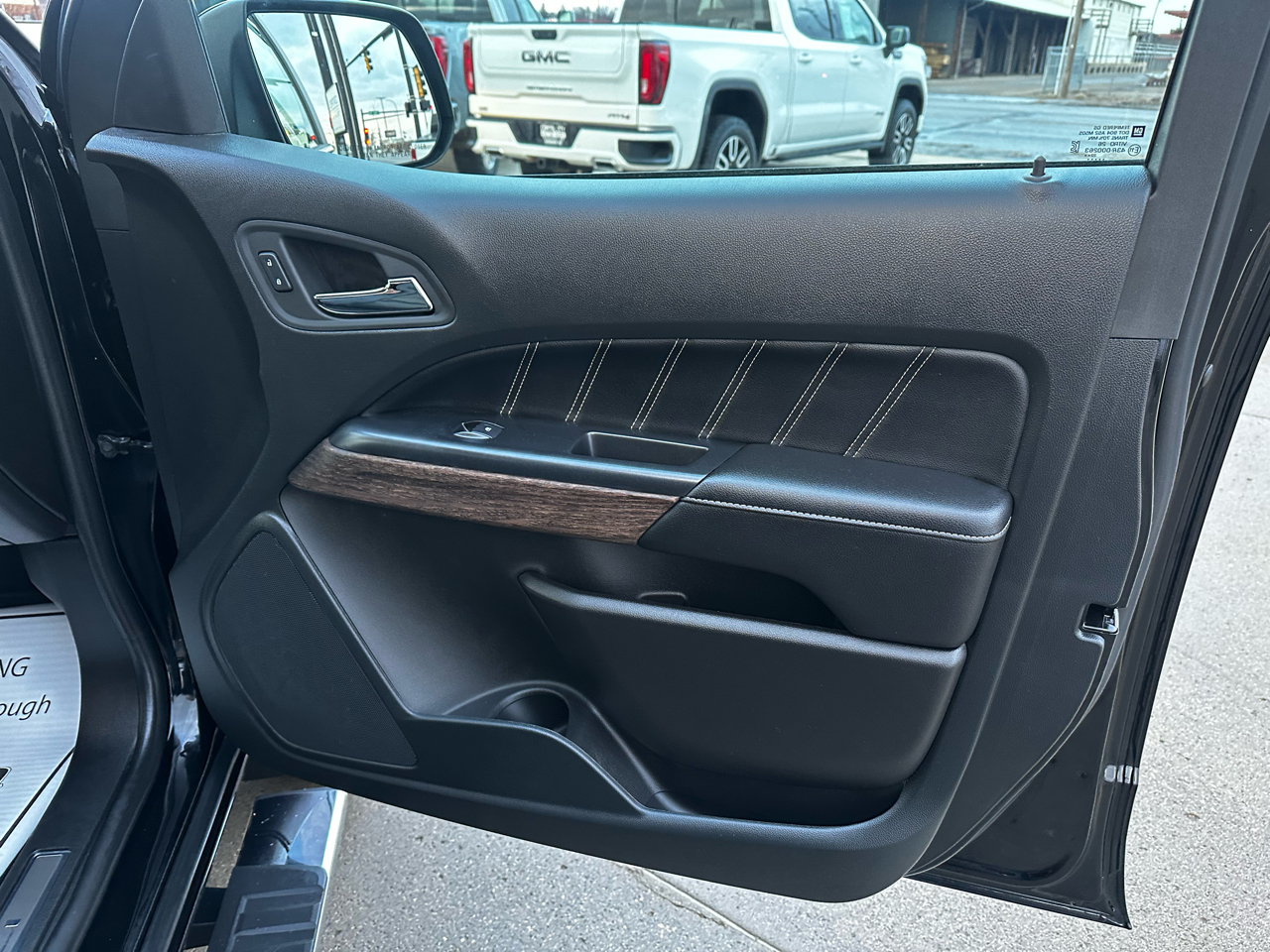 GMC Canyon Denali Crew Cab Long Box 4WD 2022