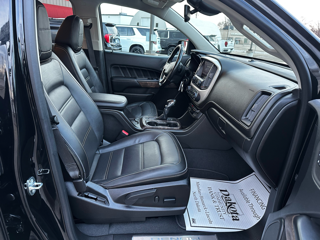 GMC Canyon Denali Crew Cab Long Box 4WD 2022