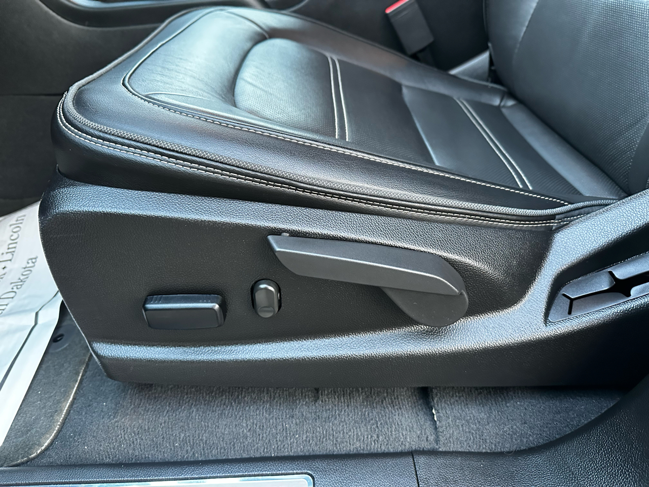 GMC Canyon Denali Crew Cab Long Box 4WD 2022