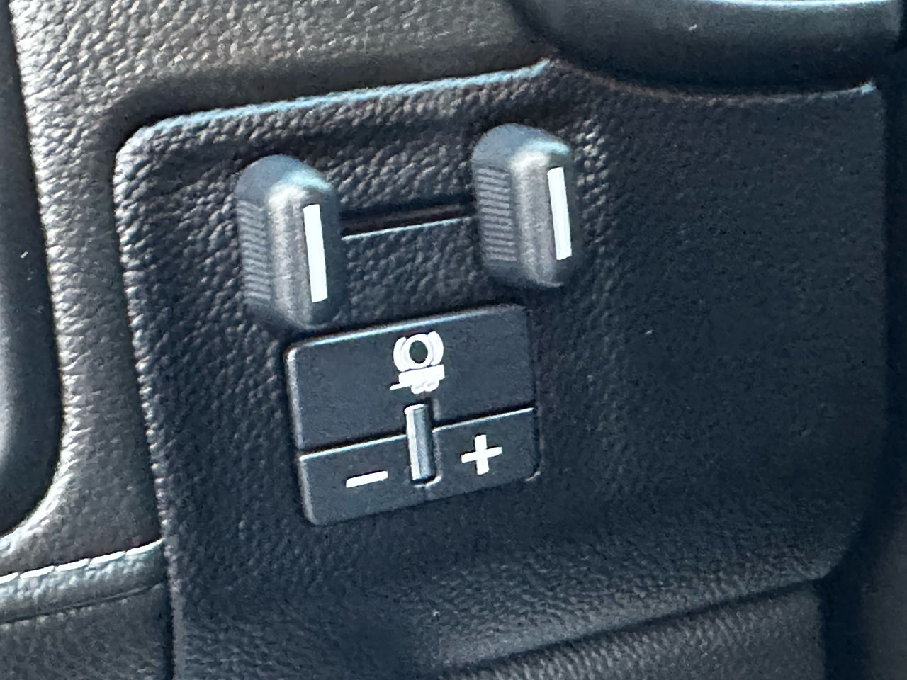 GMC Canyon Denali Crew Cab Long Box 4WD 2022