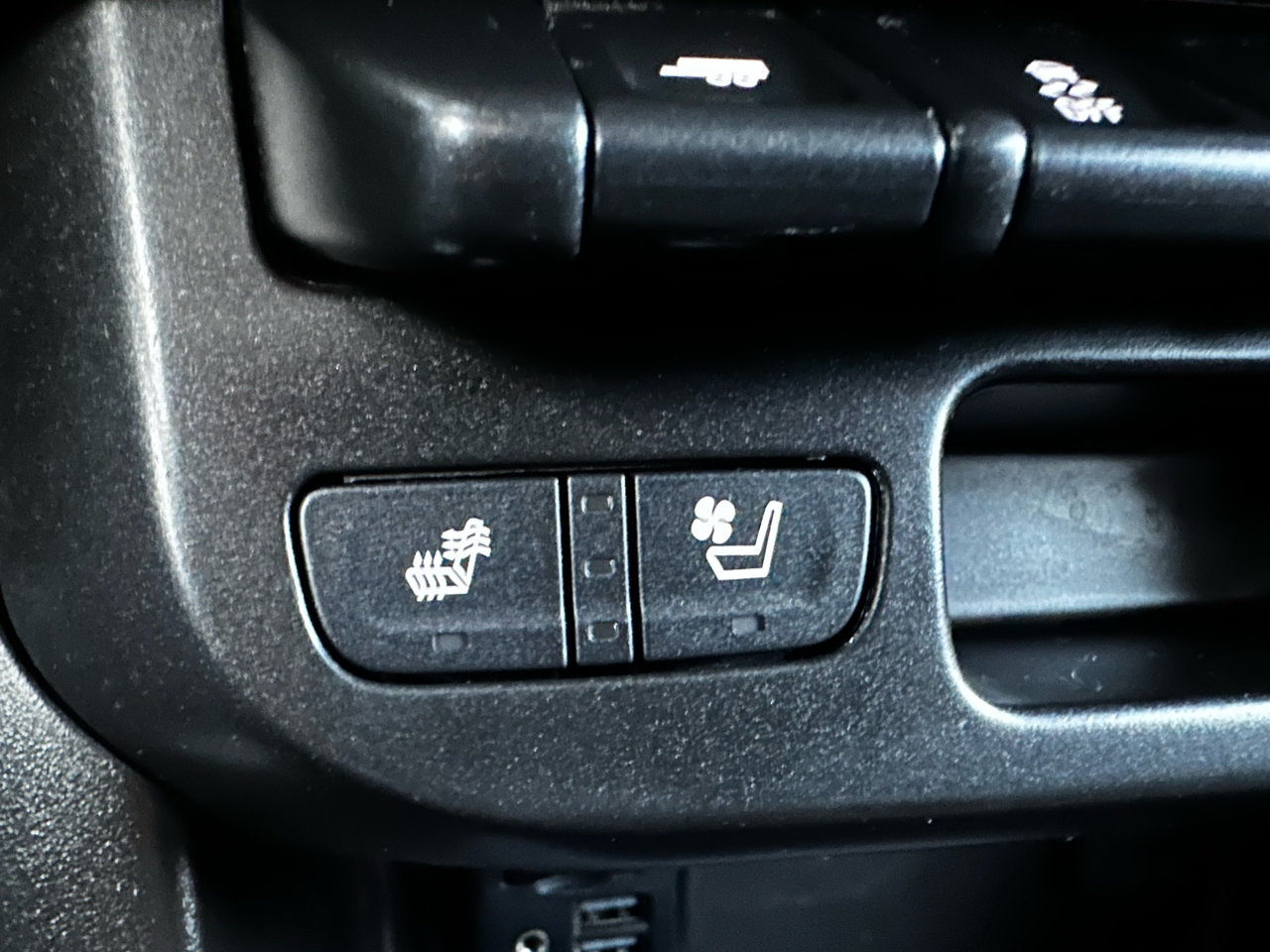 GMC Canyon Denali Crew Cab Long Box 4WD 2022