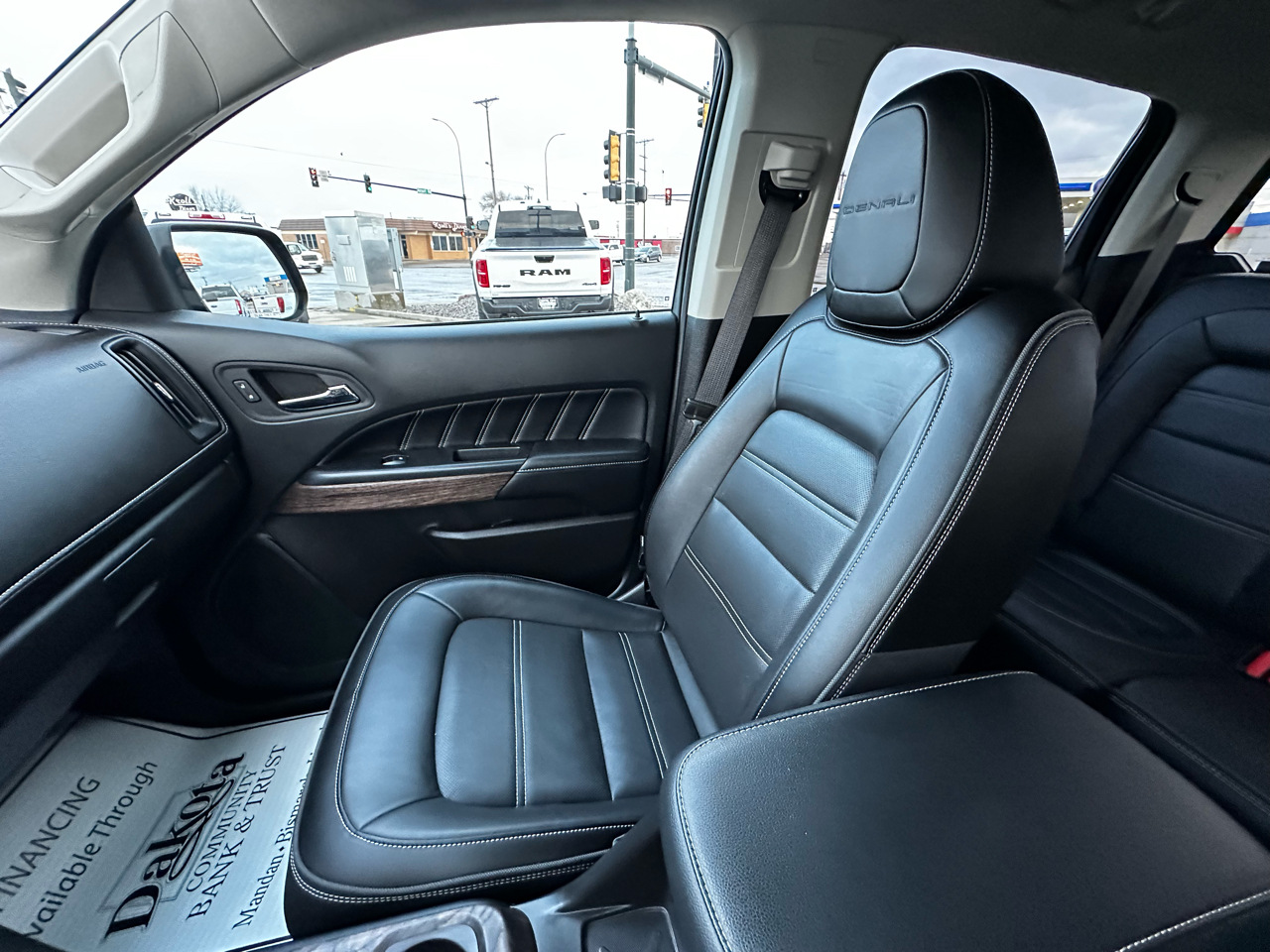 GMC Canyon Denali Crew Cab Long Box 4WD 2022