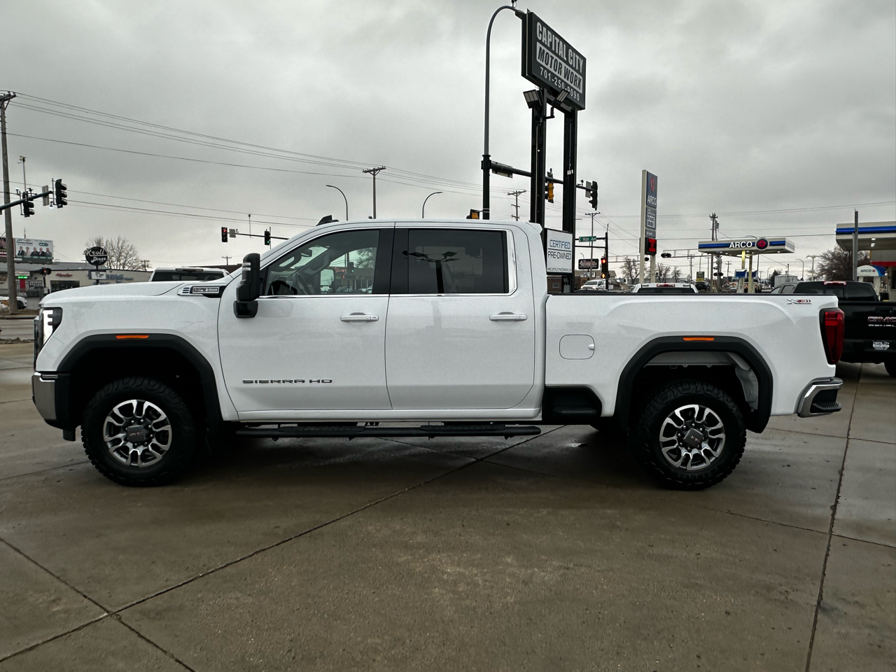 GMC Sierra 2500HD SLE Crew Cab 4WD 2024