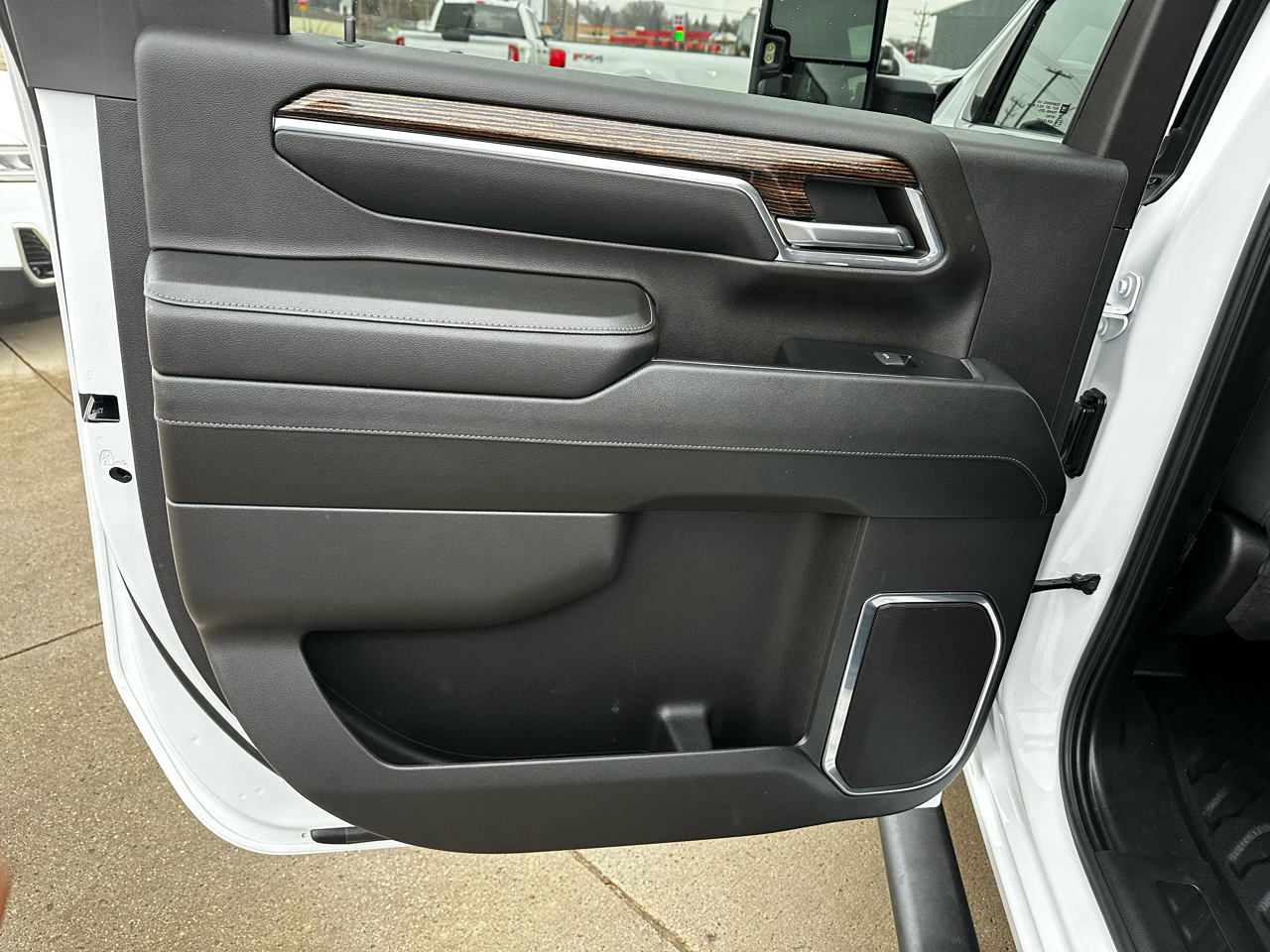 GMC Sierra 2500HD SLE Crew Cab 4WD 2024