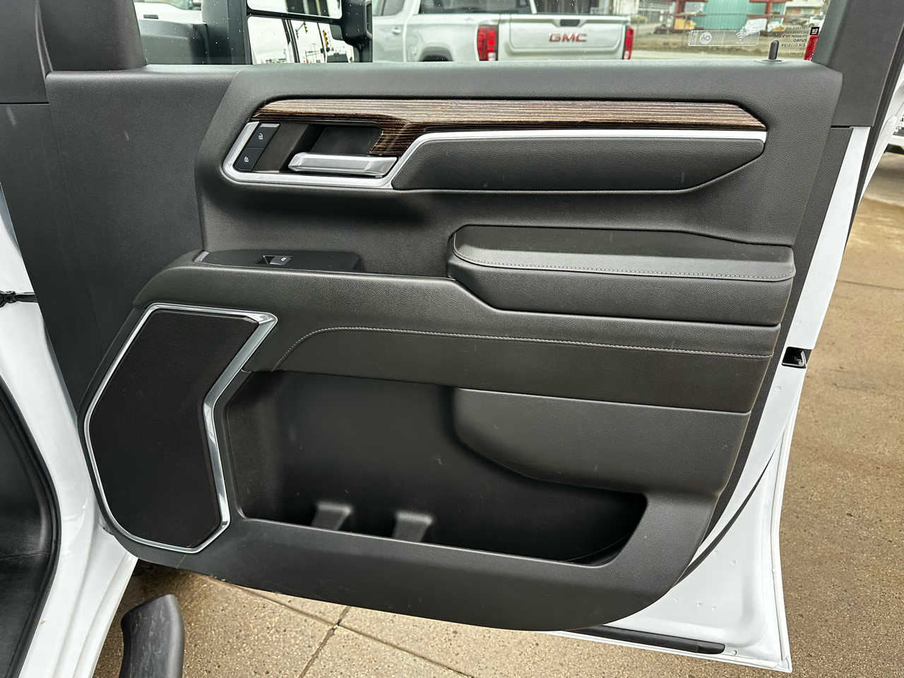 GMC Sierra 2500HD SLE Crew Cab 4WD 2024