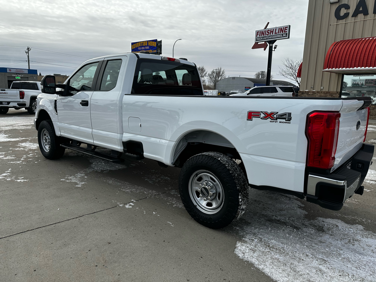 Ford F-350 SD XL SuperCab 4WD 2022
