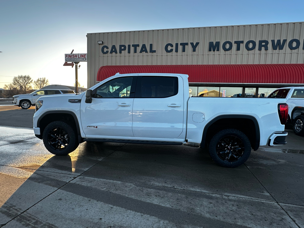 GMC Sierra 1500 AT4 Crew Cab 4WD 2023