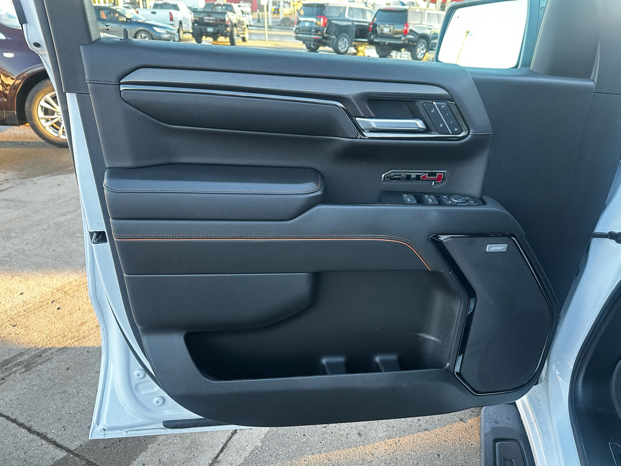 GMC Sierra 1500 AT4 Crew Cab 4WD 2023