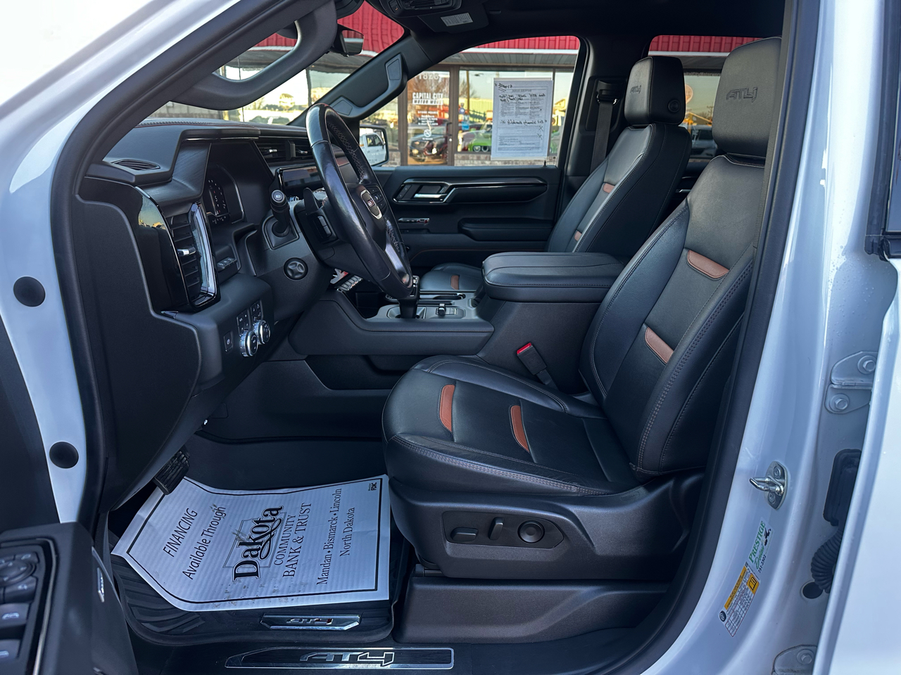 GMC Sierra 1500 AT4 Crew Cab 4WD 2023