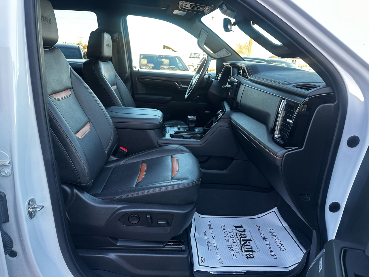 GMC Sierra 1500 AT4 Crew Cab 4WD 2023