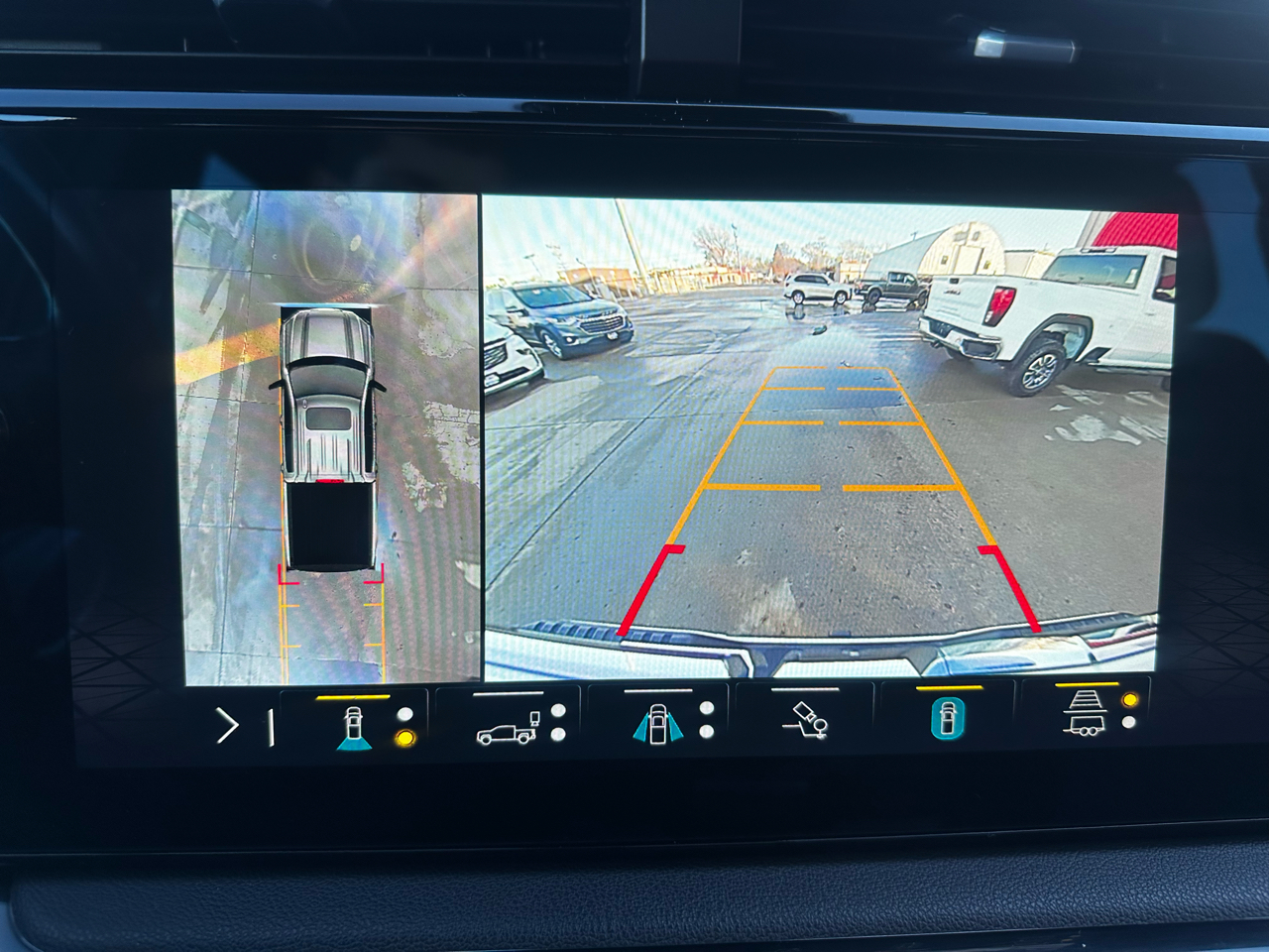 GMC Sierra 1500 AT4 Crew Cab 4WD 2023