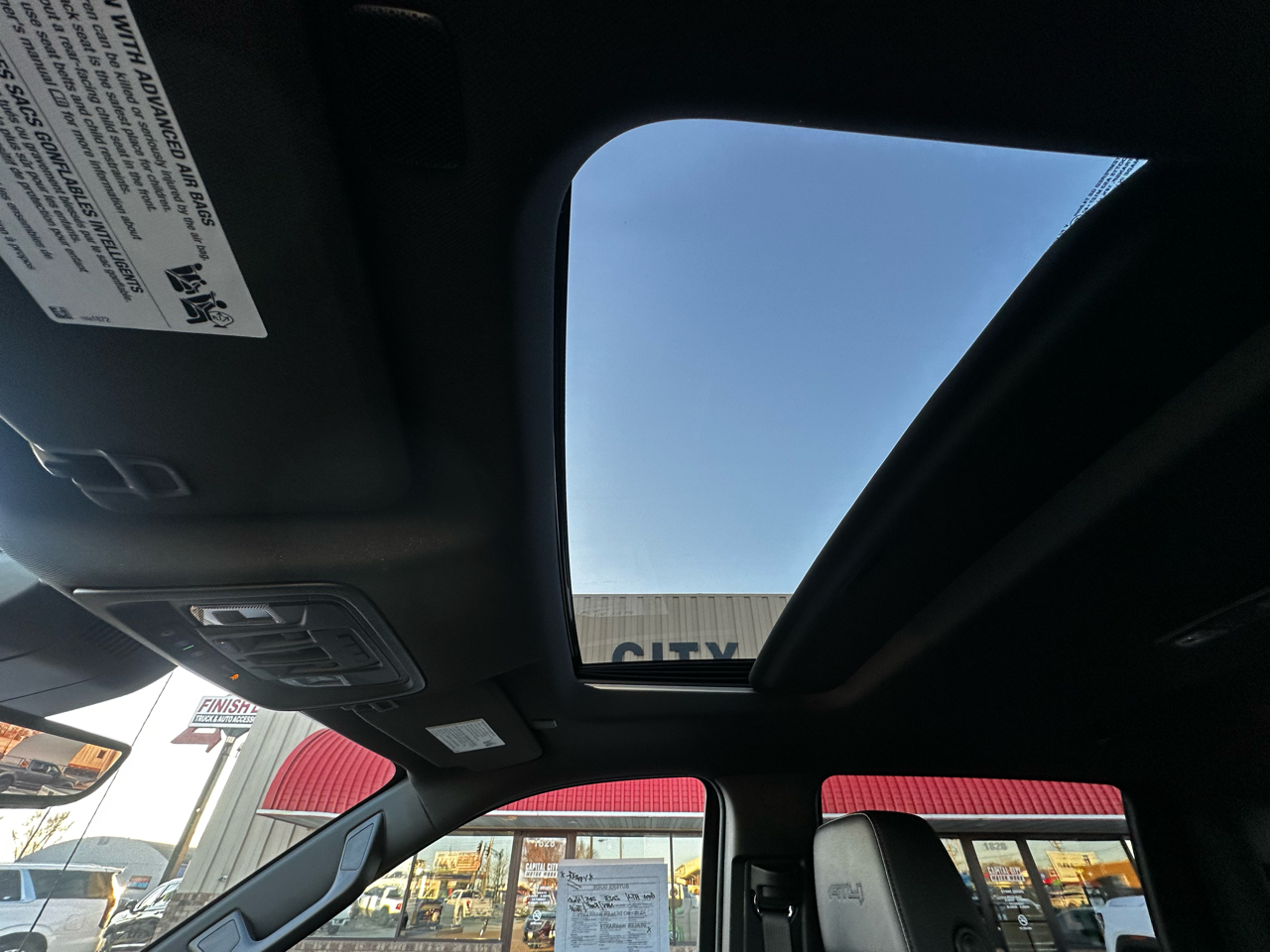 GMC Sierra 1500 AT4 Crew Cab 4WD 2023