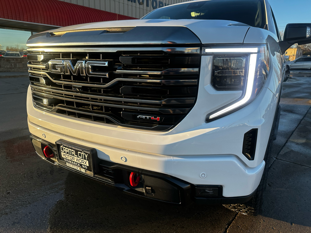 GMC Sierra 1500 AT4 Crew Cab 4WD 2023
