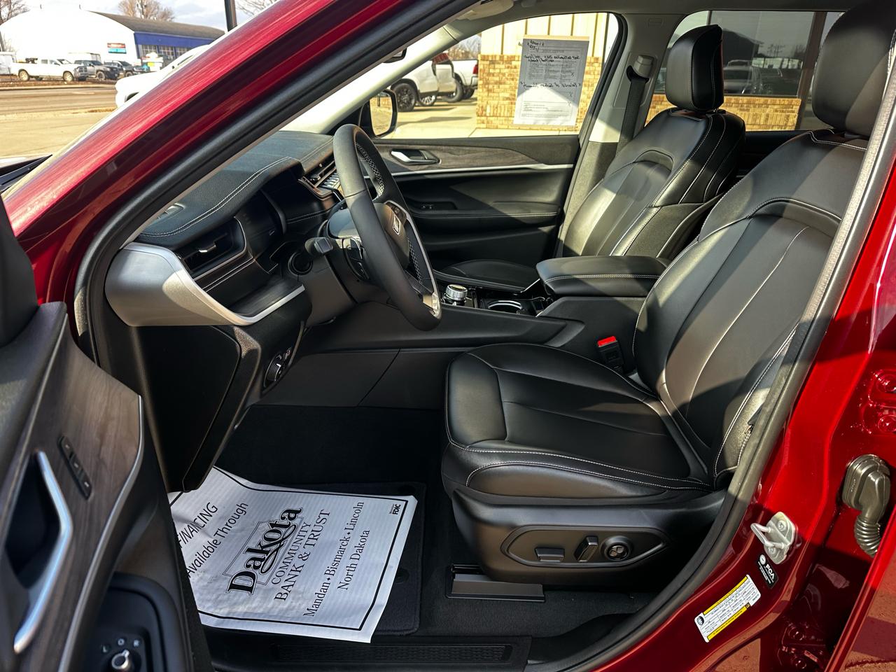 Jeep Grand Cherokee L Limited 4WD 2023