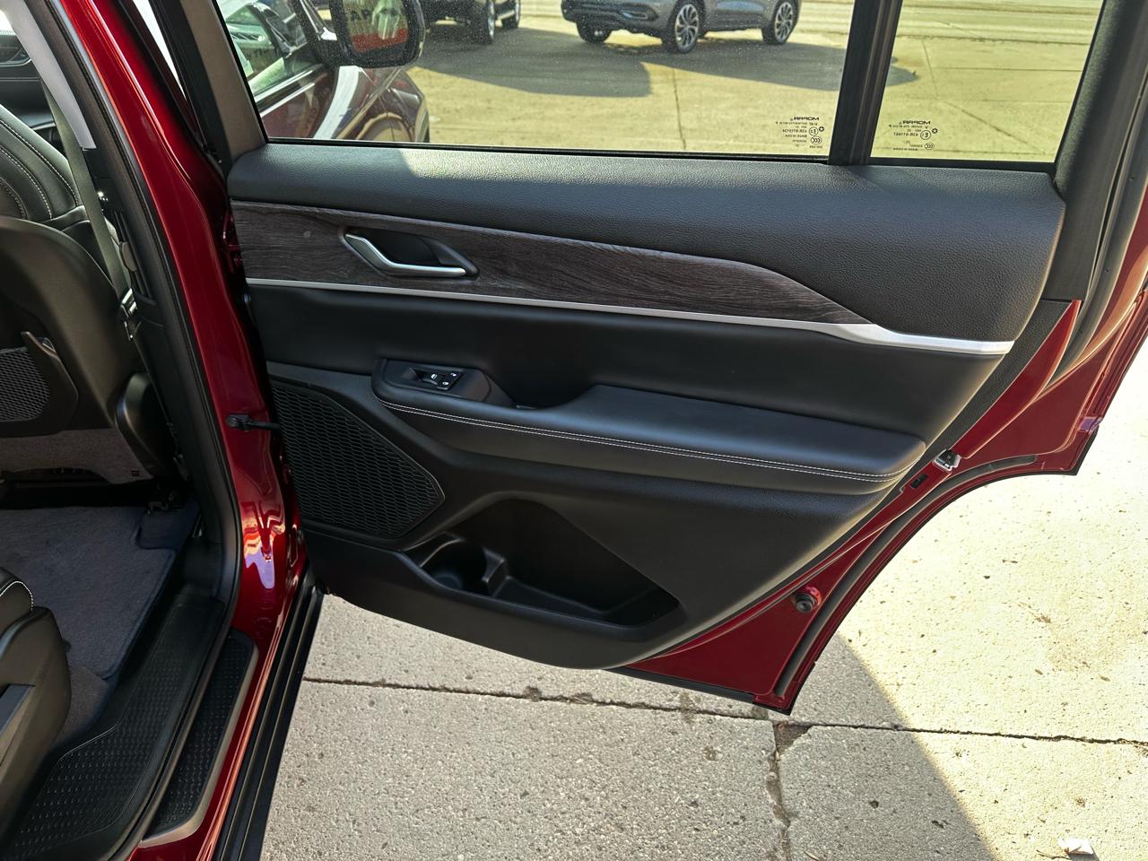 Jeep Grand Cherokee L Limited 4WD 2023