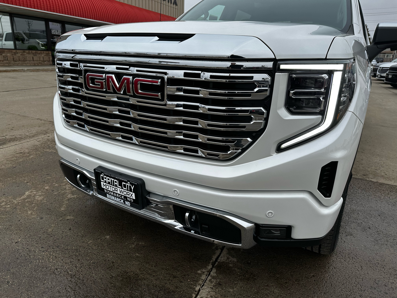 GMC Sierra 1500 Denali Crew Cab Short Box 4WD 2023