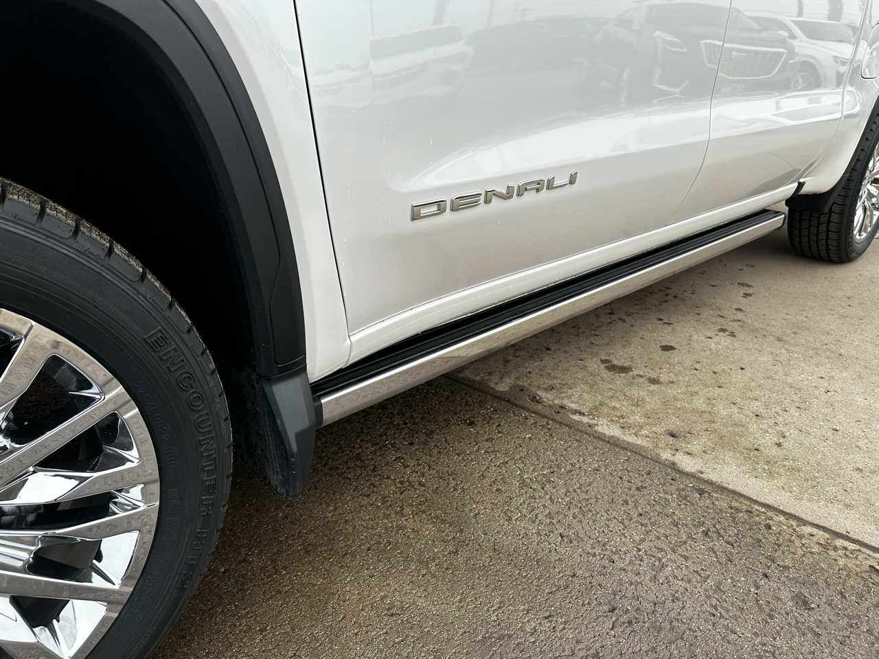 GMC Sierra 1500 Denali Crew Cab Short Box 4WD 2023