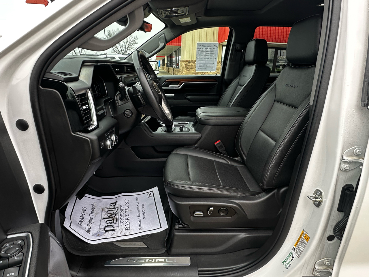 GMC Sierra 1500 Denali Crew Cab Short Box 4WD 2023