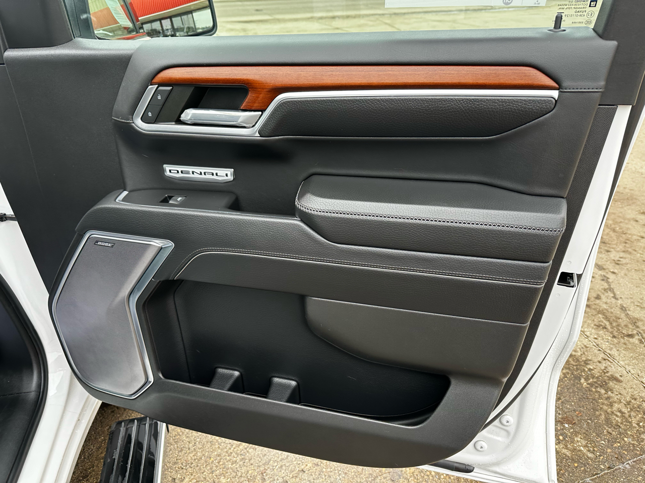 GMC Sierra 1500 Denali Crew Cab Short Box 4WD 2023