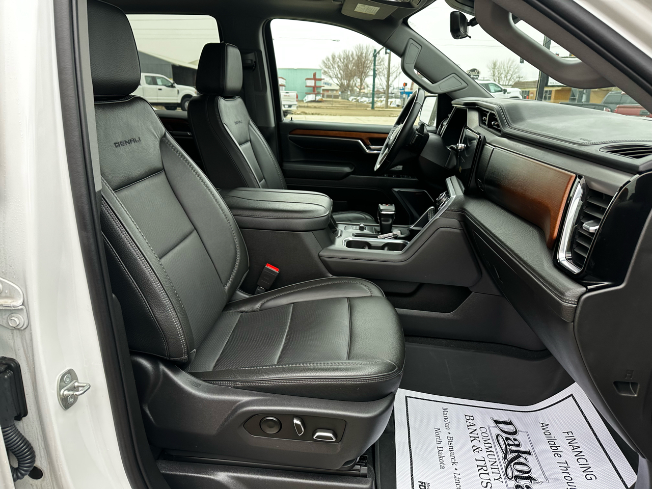 GMC Sierra 1500 Denali Crew Cab Short Box 4WD 2023