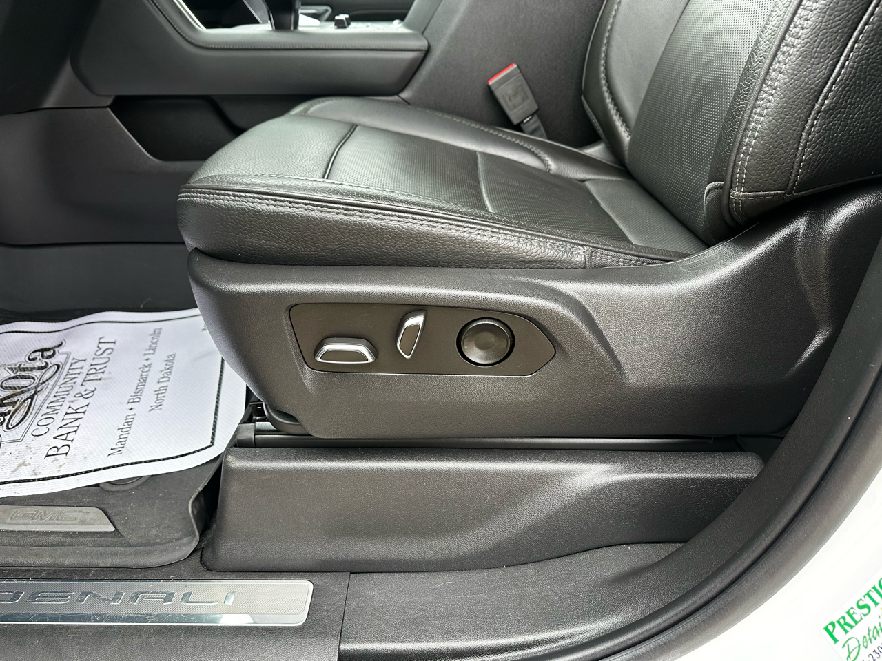 GMC Sierra 1500 Denali Crew Cab Short Box 4WD 2023