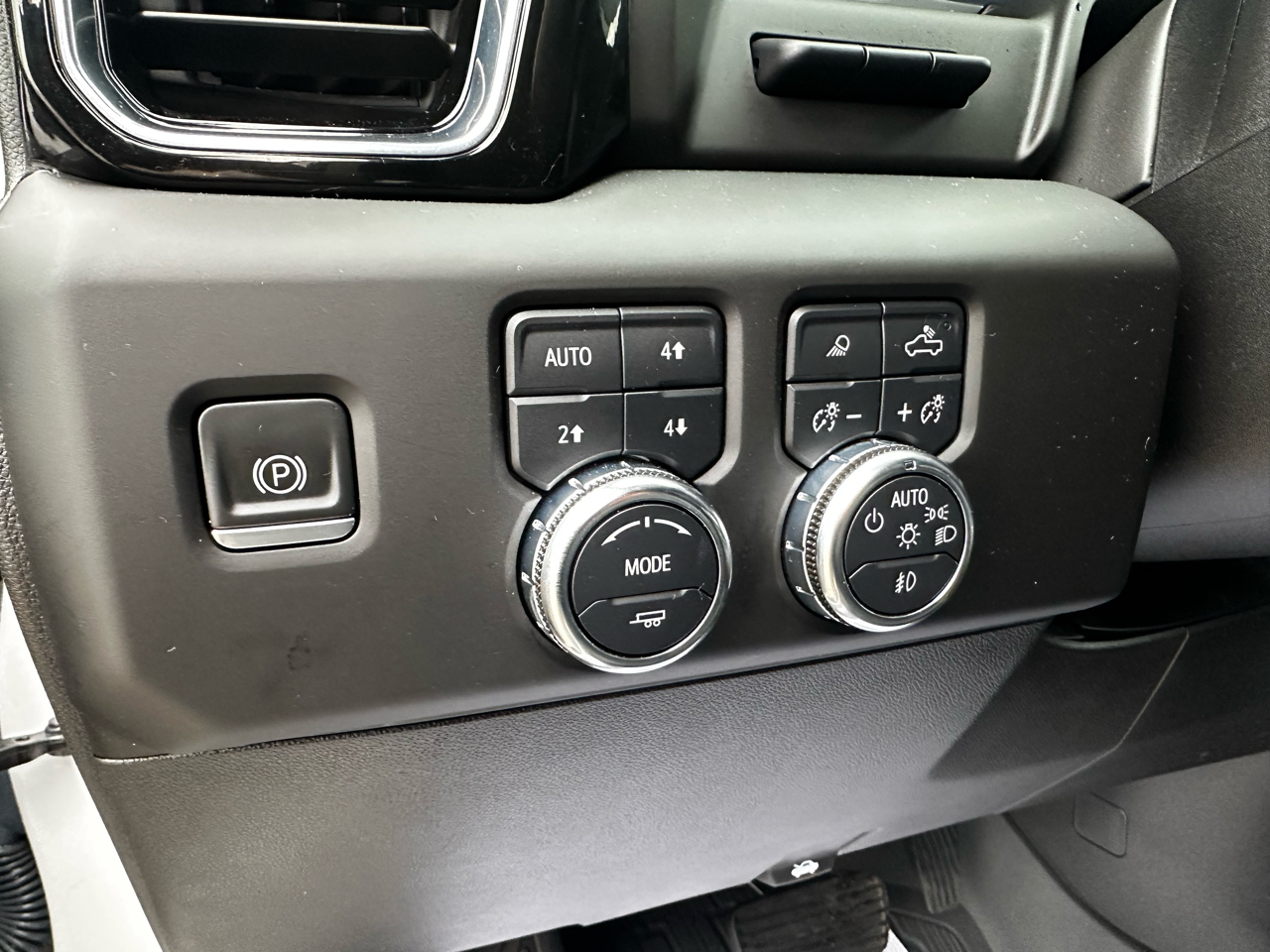 GMC Sierra 1500 Denali Crew Cab Short Box 4WD 2023