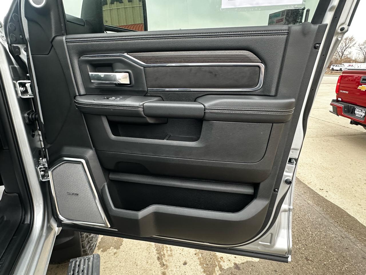 RAM 2500 Laramie Crew Cab SWB 4WD 2026