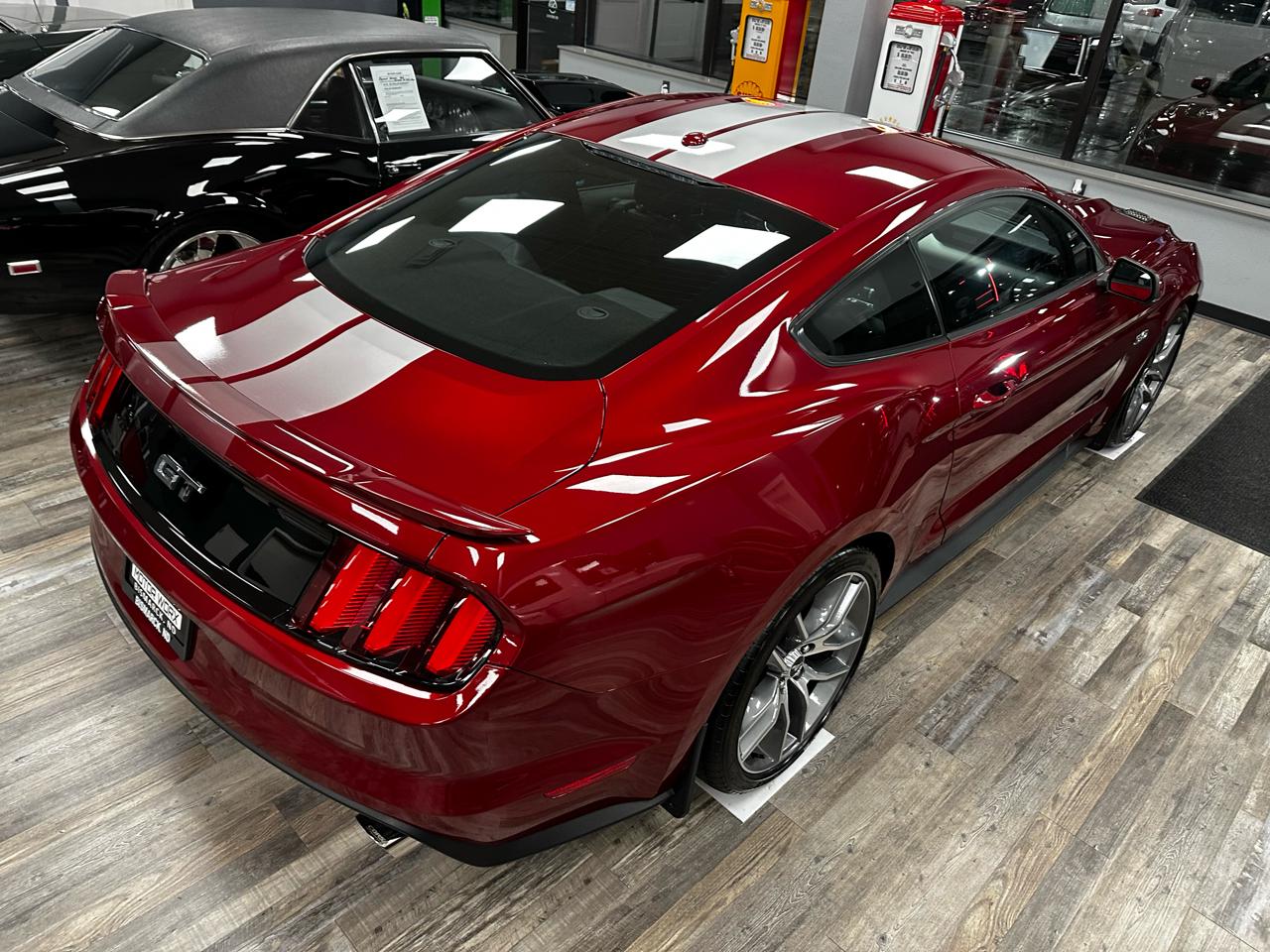 Ford Mustang GT Premium Coupe 2017