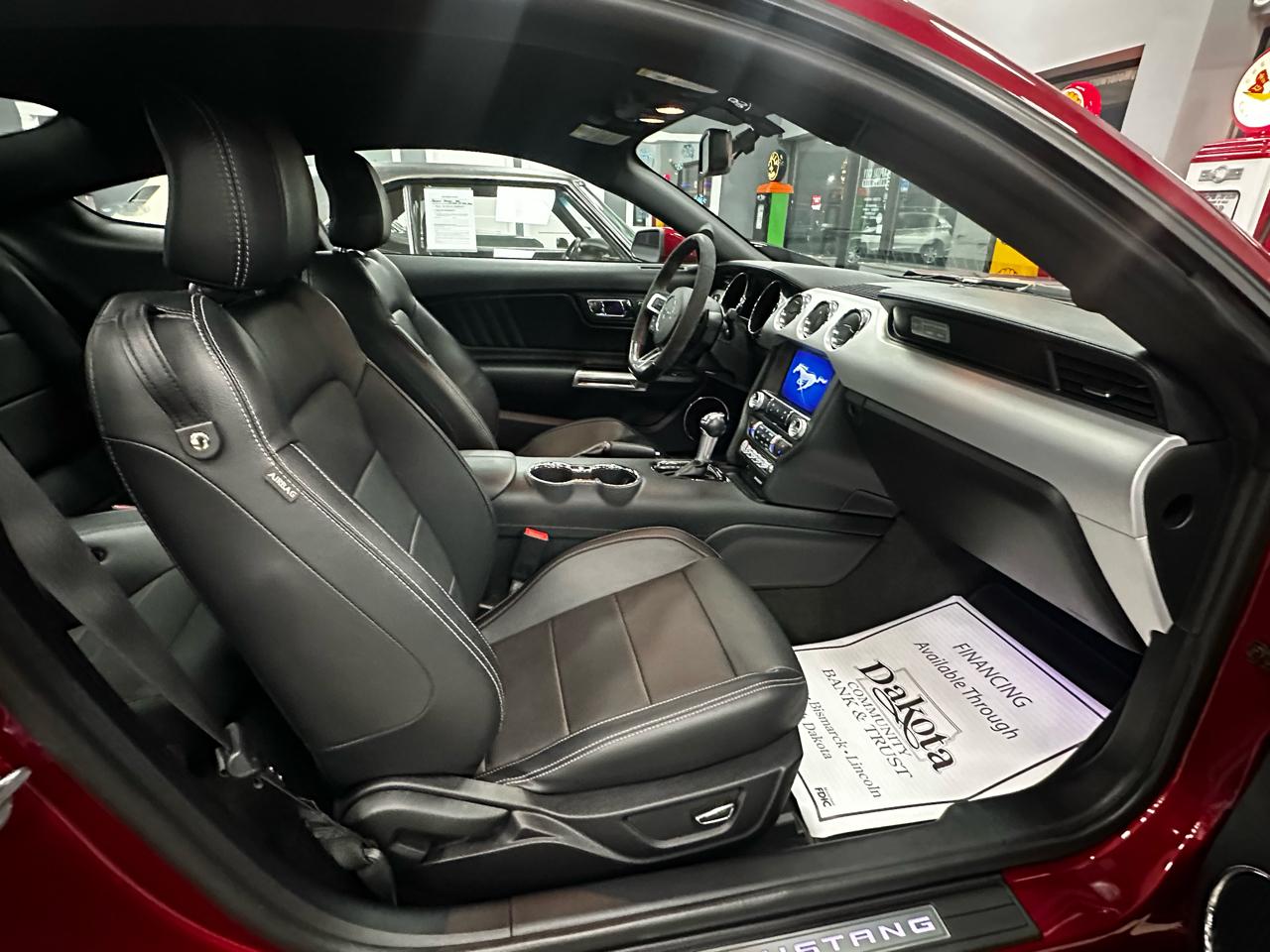 Ford Mustang GT Premium Coupe 2017