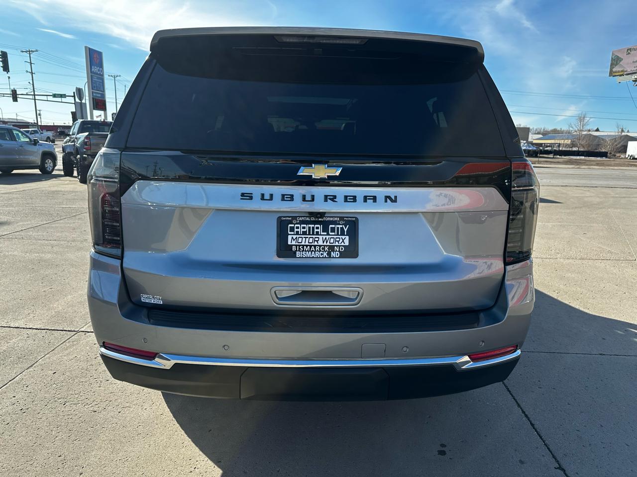 Chevrolet Suburban LT 4WD 2025