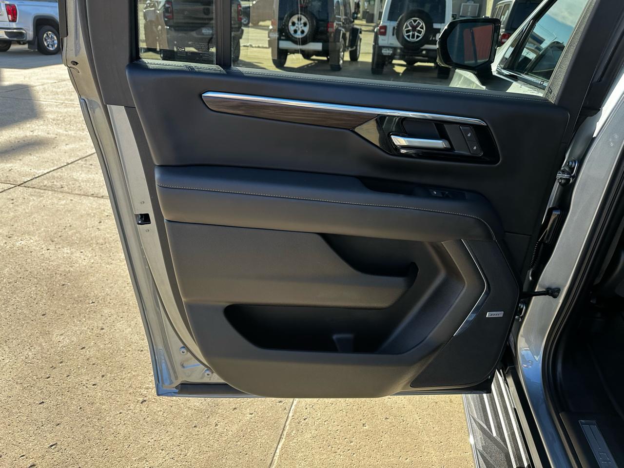 Chevrolet Suburban LT 4WD 2025