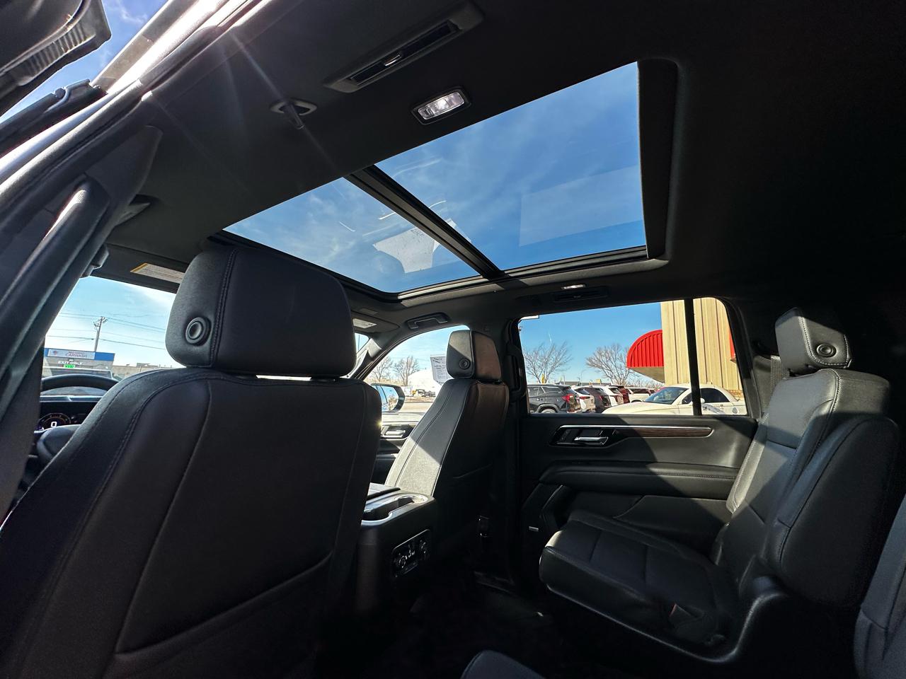 Chevrolet Suburban LT 4WD 2025