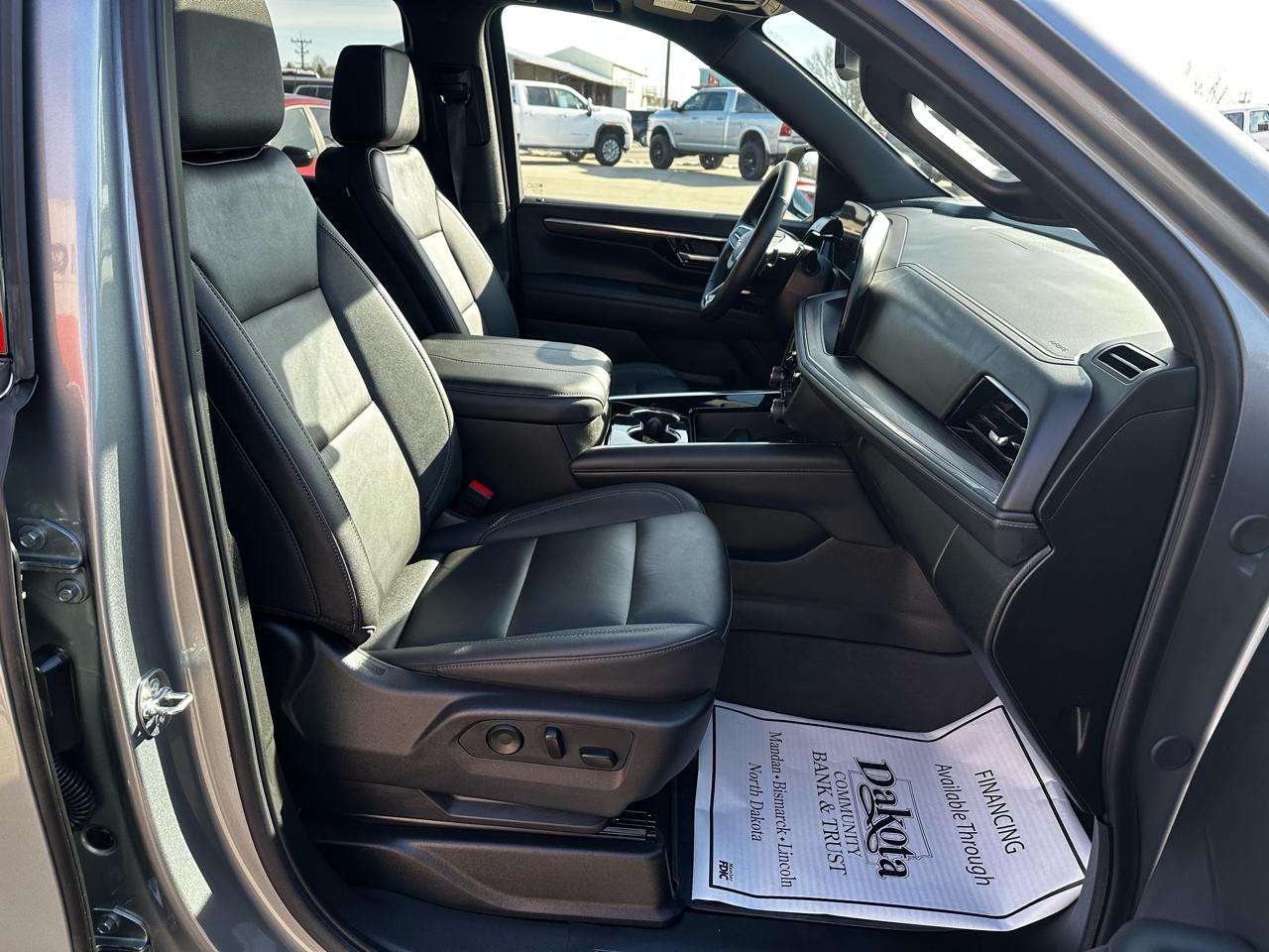 Chevrolet Suburban LT 4WD 2025