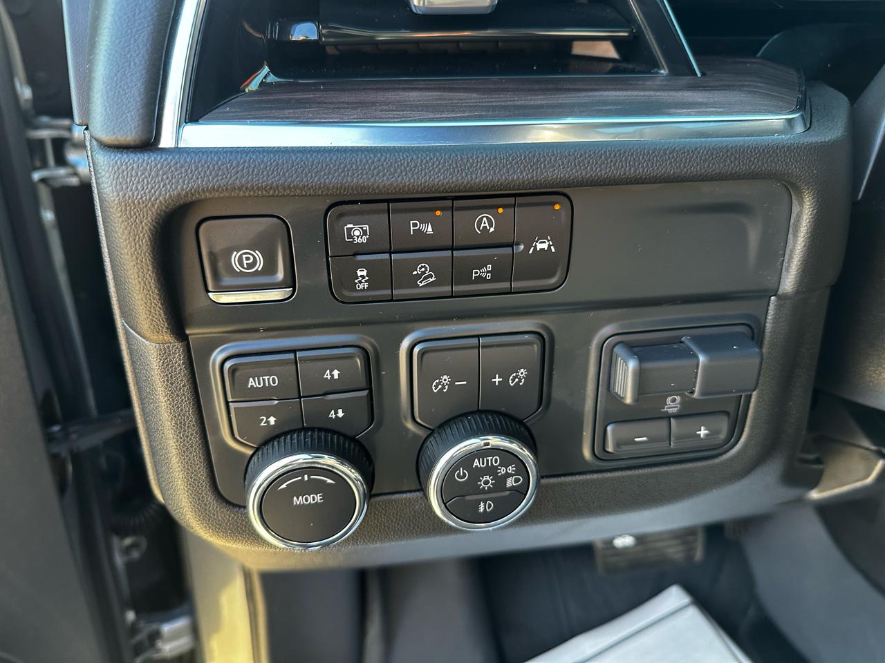 Chevrolet Suburban LT 4WD 2025