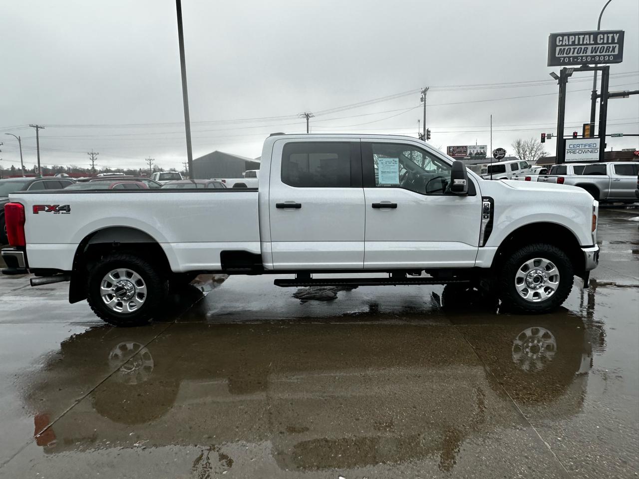 Ford F-350 SD XLT Crew Cab Long Bed 4WD 2024