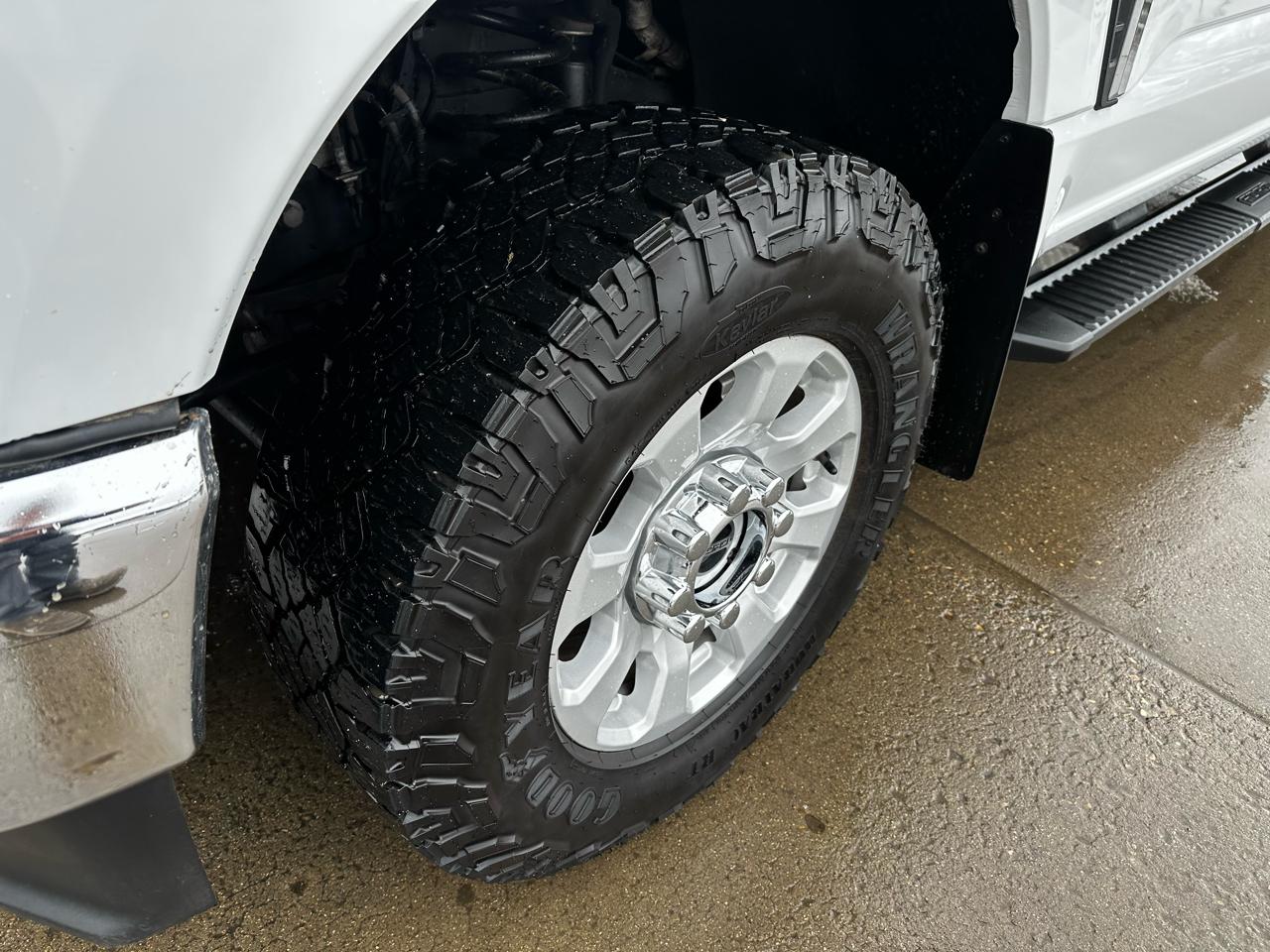 Ford F-350 SD XLT Crew Cab Long Bed 4WD 2024