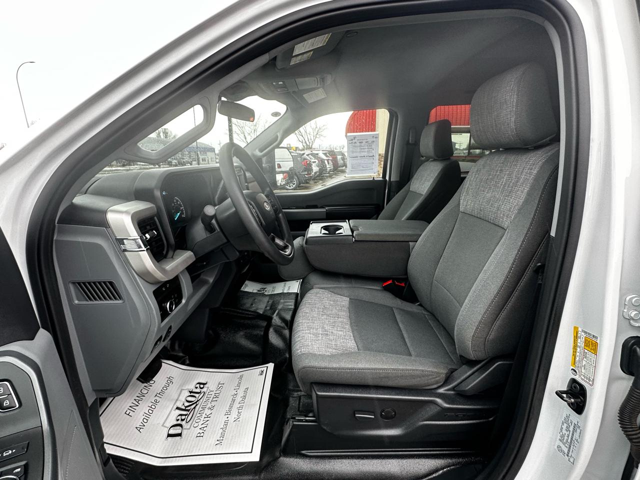 Ford F-350 SD XLT Crew Cab Long Bed 4WD 2024