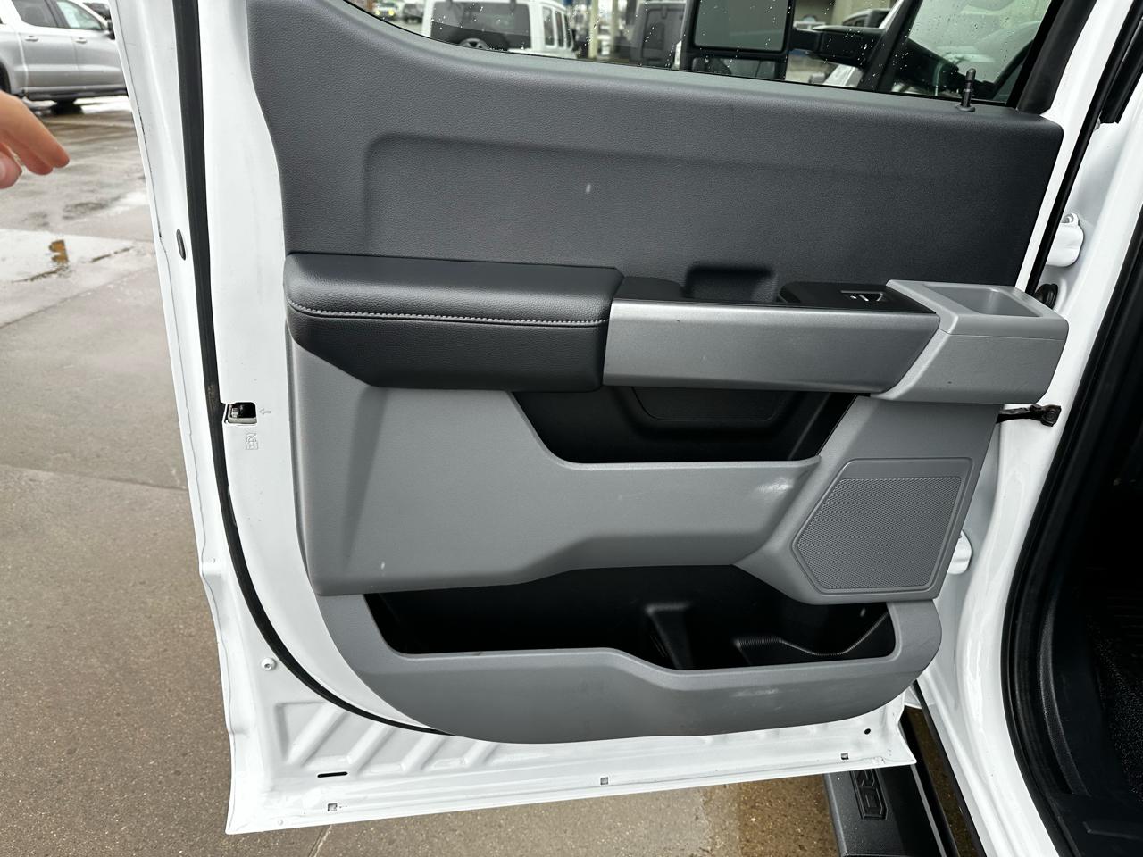 Ford F-350 SD XLT Crew Cab Long Bed 4WD 2024